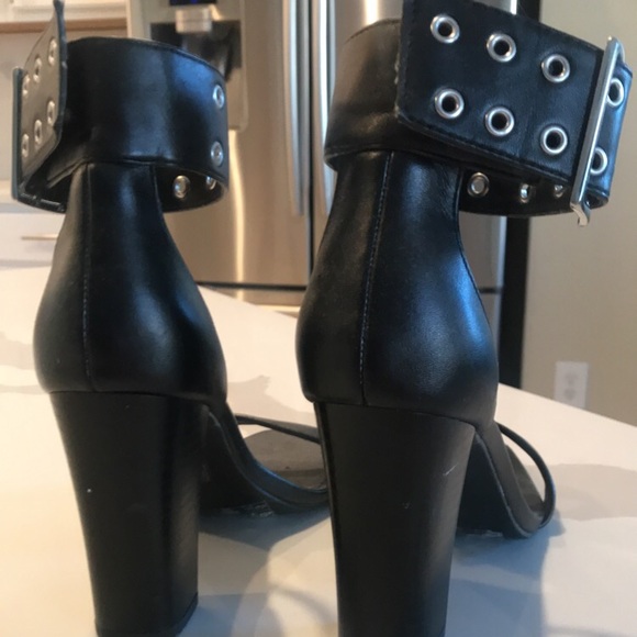 Black Heels - Picture 3 of 7